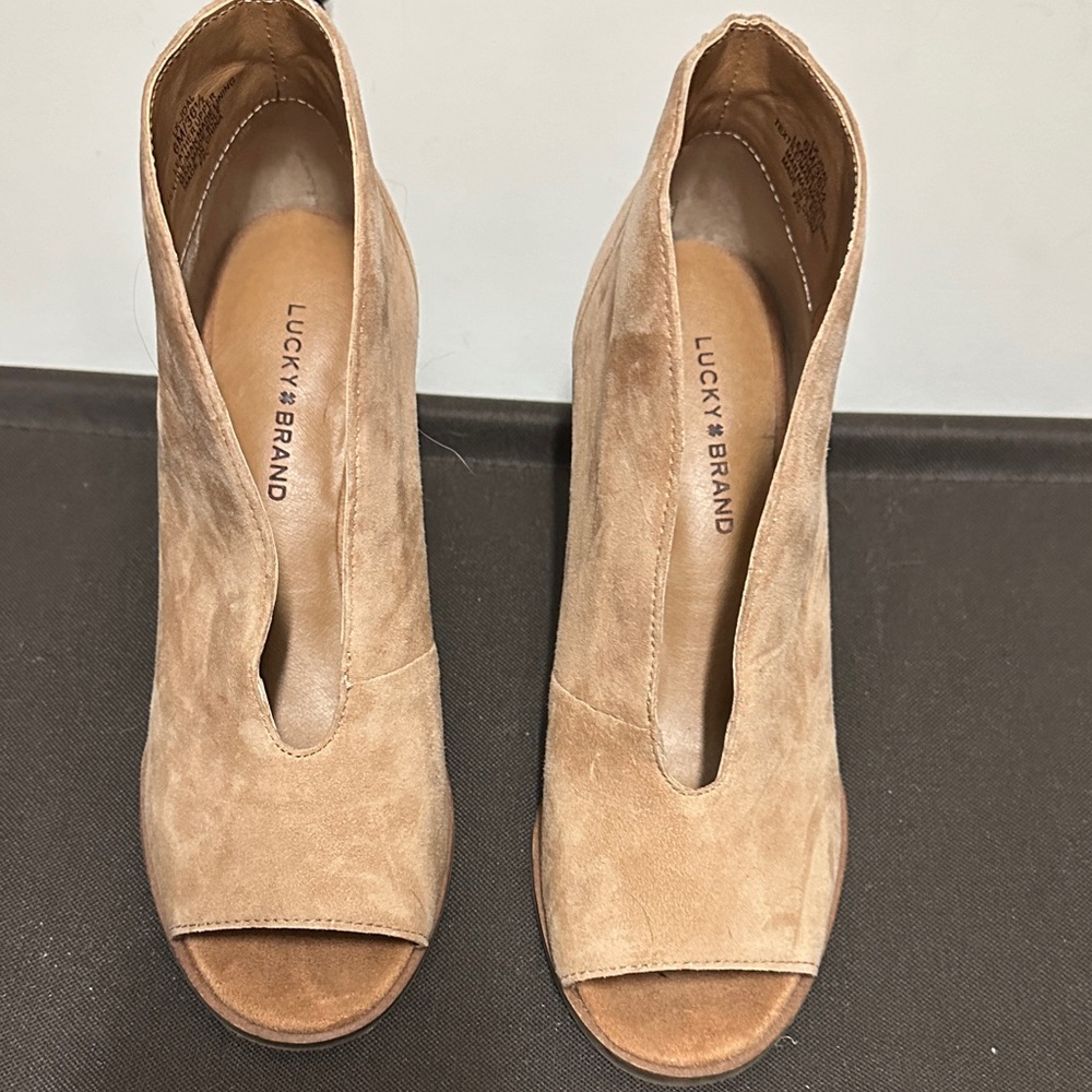 Lucky Brand Beige Open Toe Ankle Booties